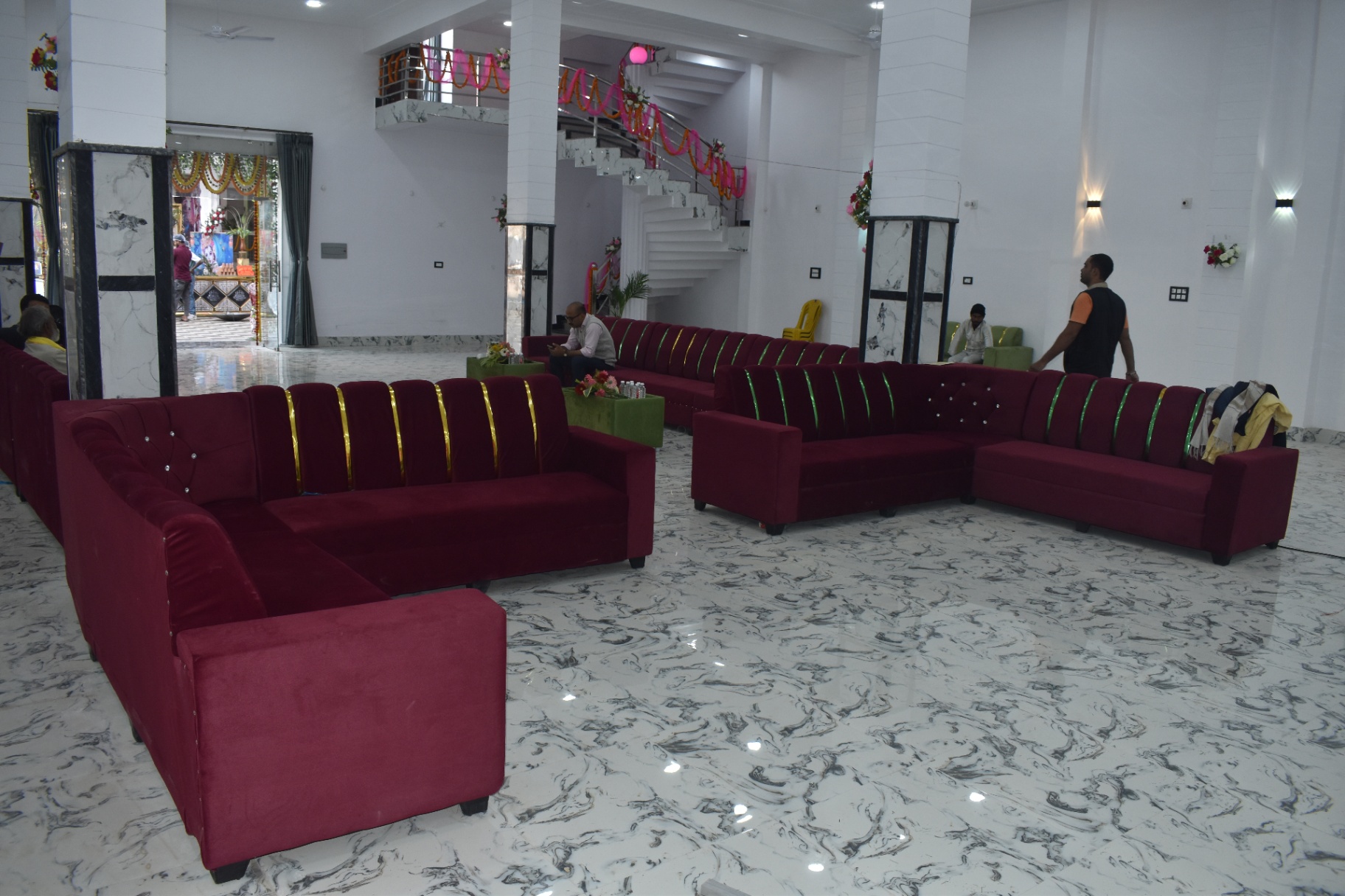 Spacious lobby with royal seating